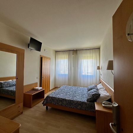 Hotel Ponte Molo ปอร์โตตอลเล ภายนอก รูปภาพ