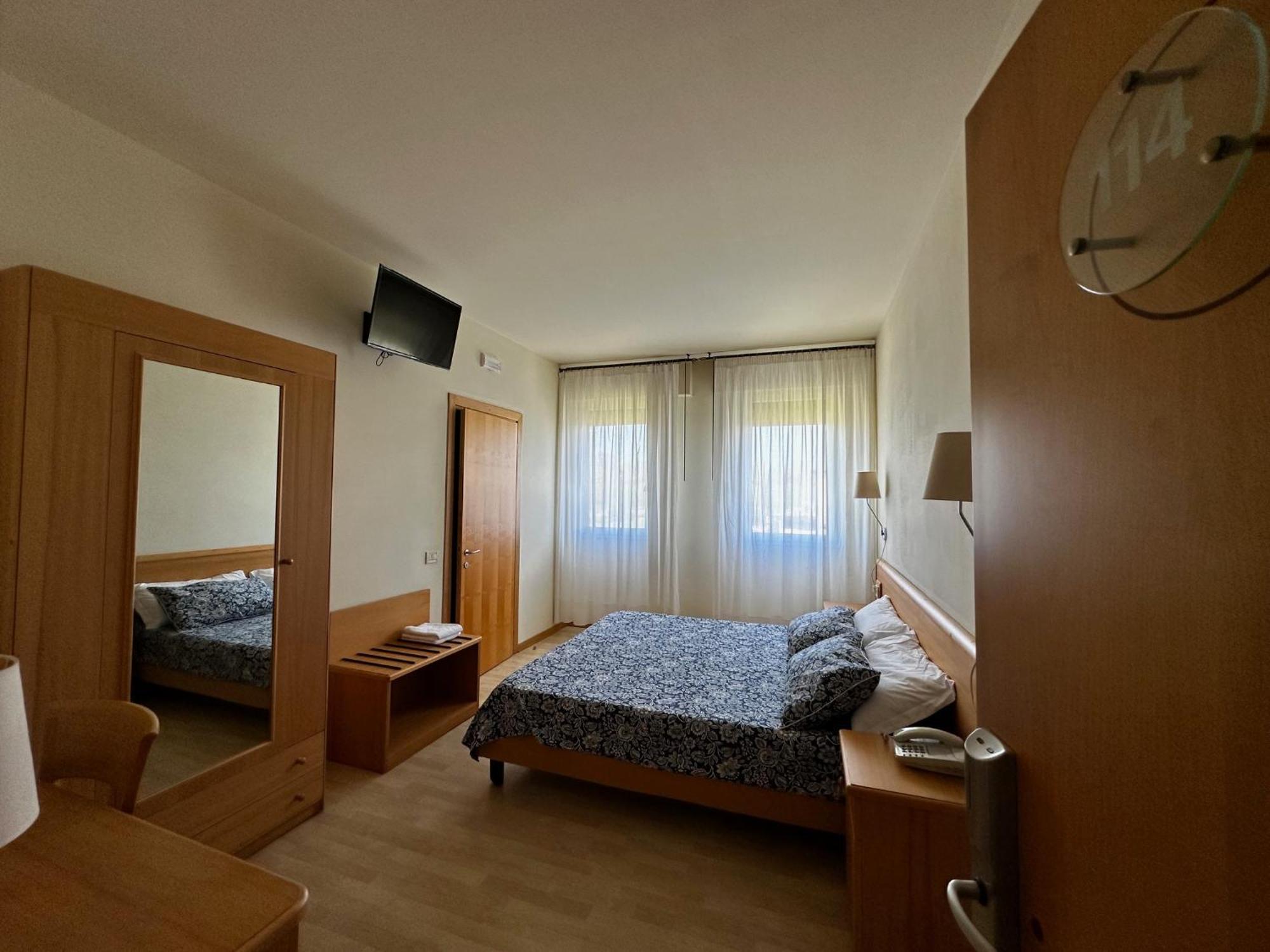 Hotel Ponte Molo ปอร์โตตอลเล ภายนอก รูปภาพ