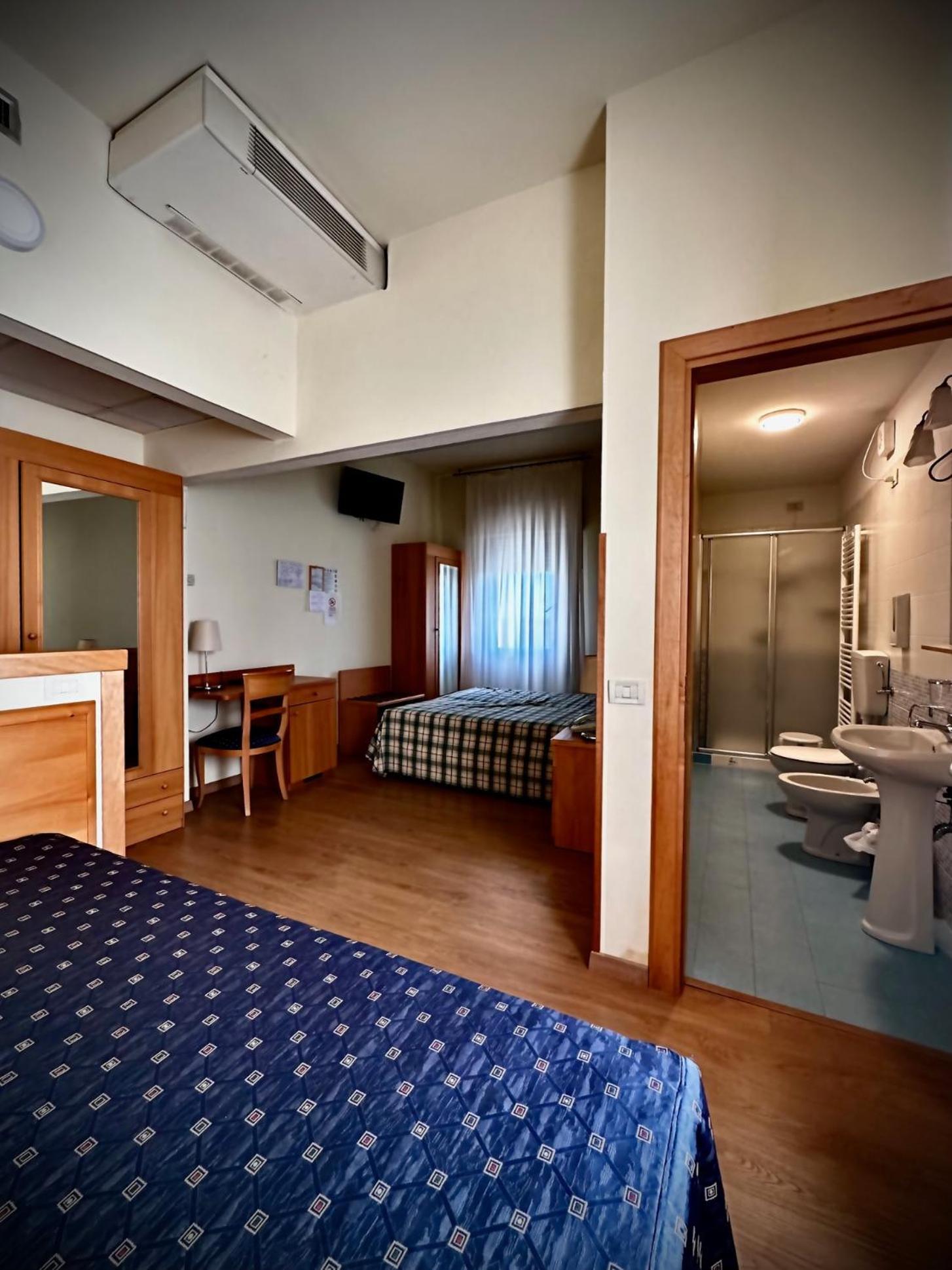 Hotel Ponte Molo ปอร์โตตอลเล ภายนอก รูปภาพ
