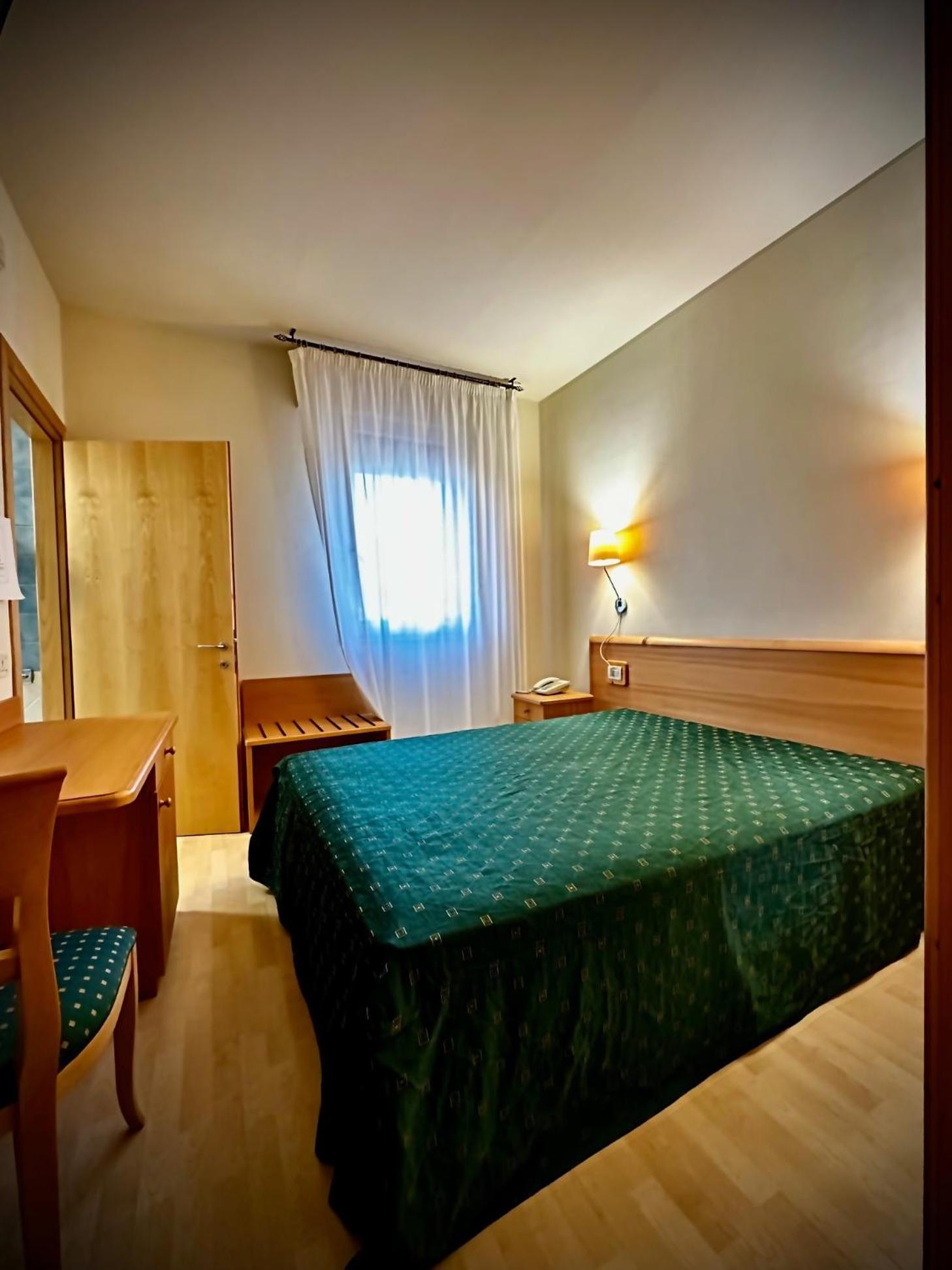 Hotel Ponte Molo ปอร์โตตอลเล ภายนอก รูปภาพ