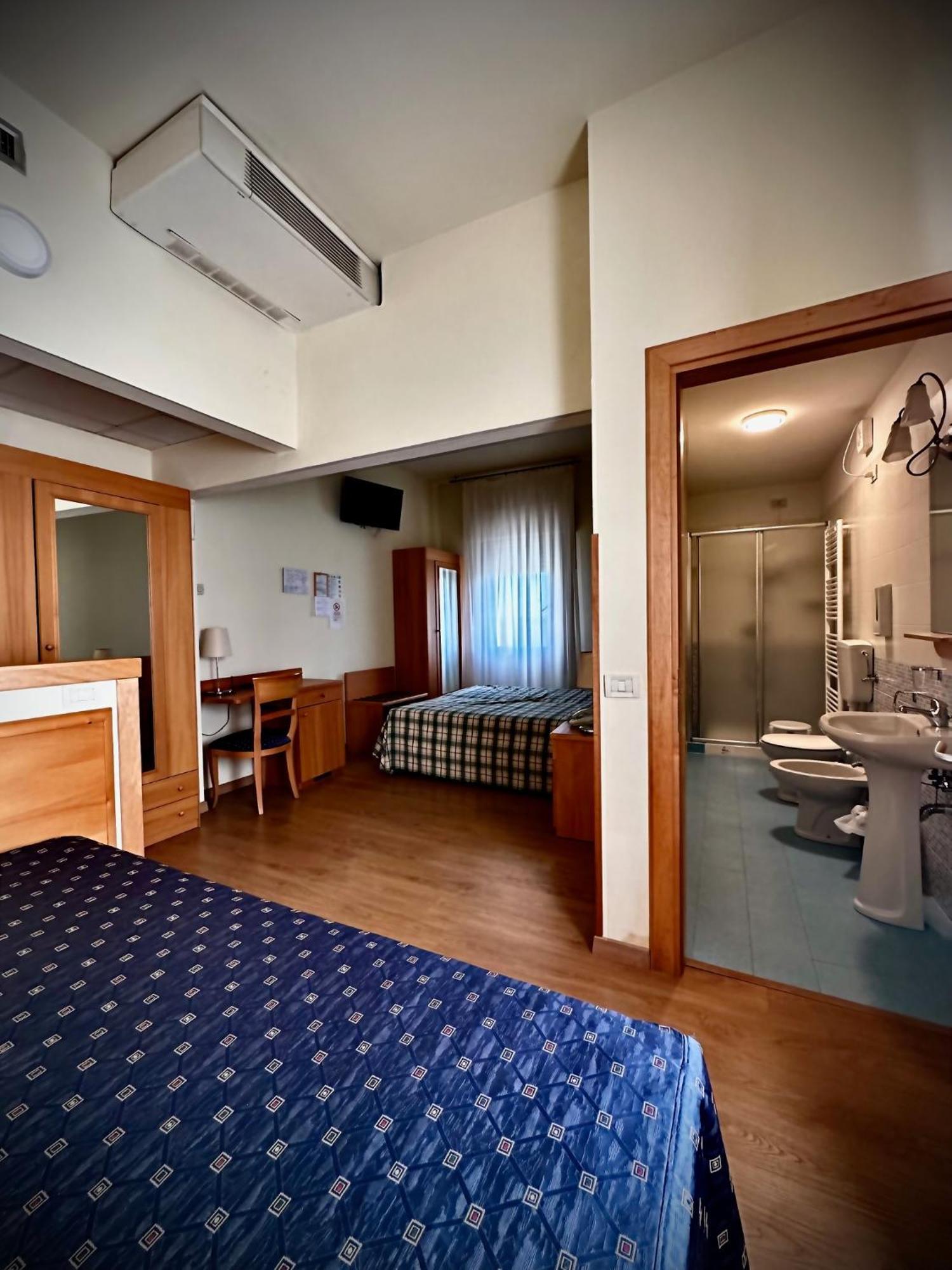 Hotel Ponte Molo ปอร์โตตอลเล ภายนอก รูปภาพ